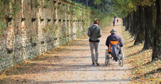 AdobeStock_296636889-badante-U53430681030KVh-1440x752@IlSole24Ore-Web
