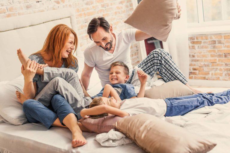 Famiglia-Gruppo-Tecnocasa-768x513.jpg