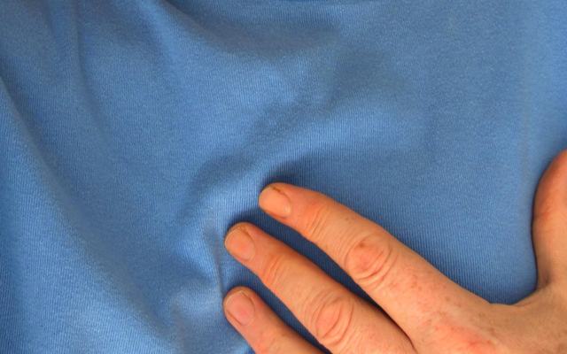 hand-heart-finger-blue-clothing-arm-1351507-pxhere.com_.jpg