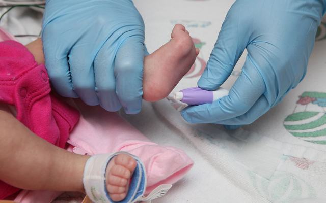lo-screening-neonatale-un-metodo-efficace-per-preservare-la-salute-del-tuo-bambino.jpeg