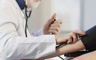Pressione, colesterolo, glicemia: da oggi l’Europa invita tutti a controllare i valori