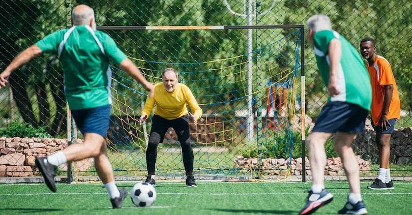 Sole 24Ore Il mondo guarda i Mondiali e la scienza scopre che il calcio cura cuore e obesità - immagine 1