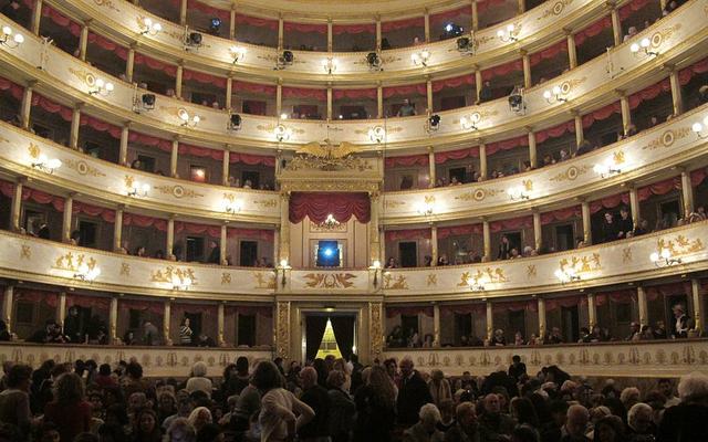 Teatro Pavarotti Modena